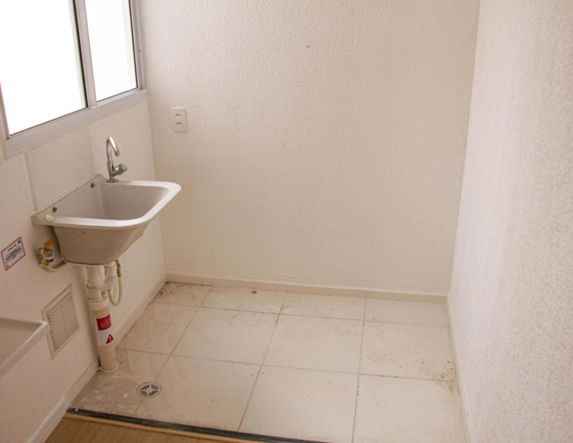 Apartamento com piso de madeira ou laminado, Guaratiba — photo 3