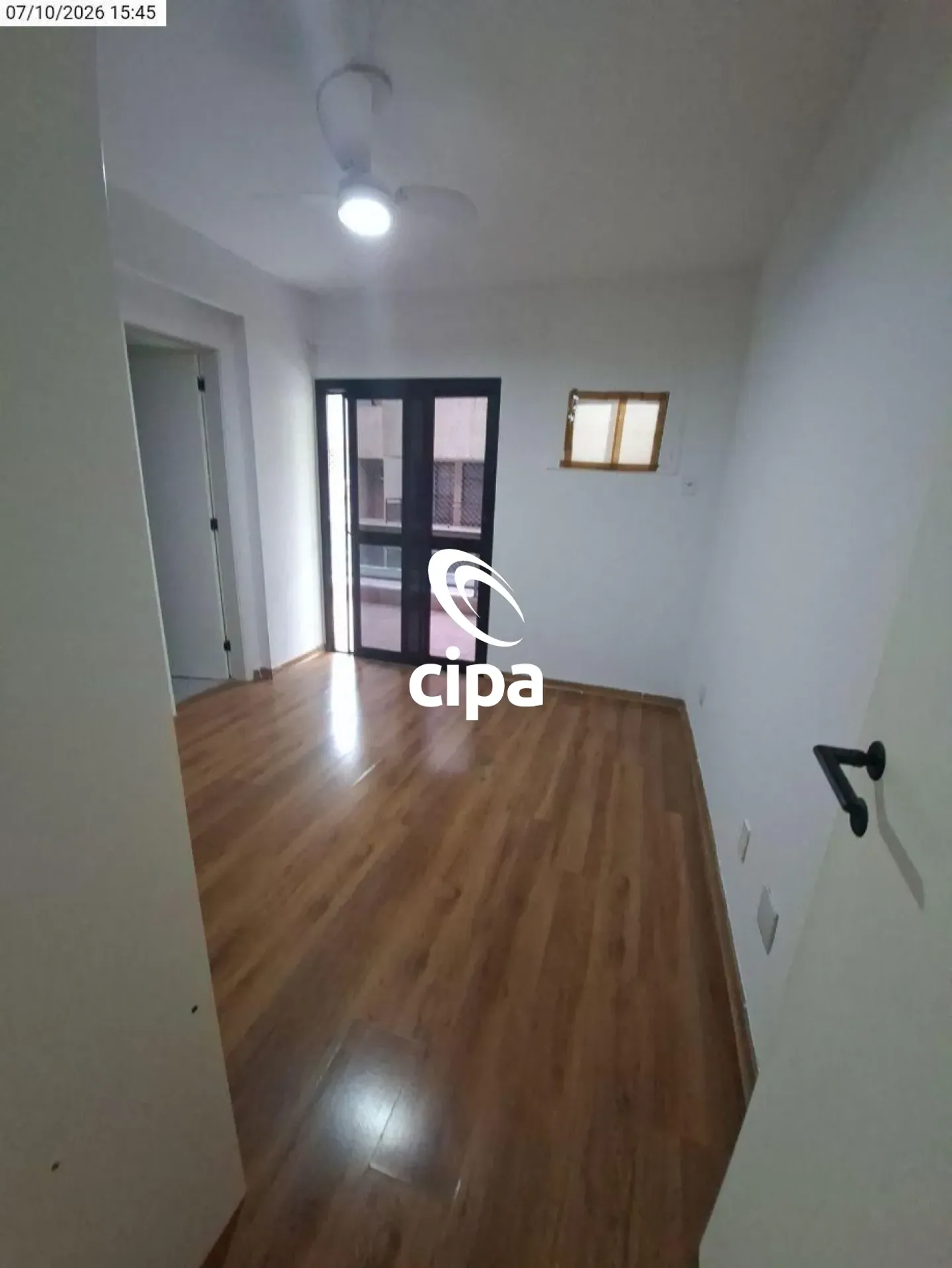 Apartment, 179 m², with wood or laminate floors — photo 24