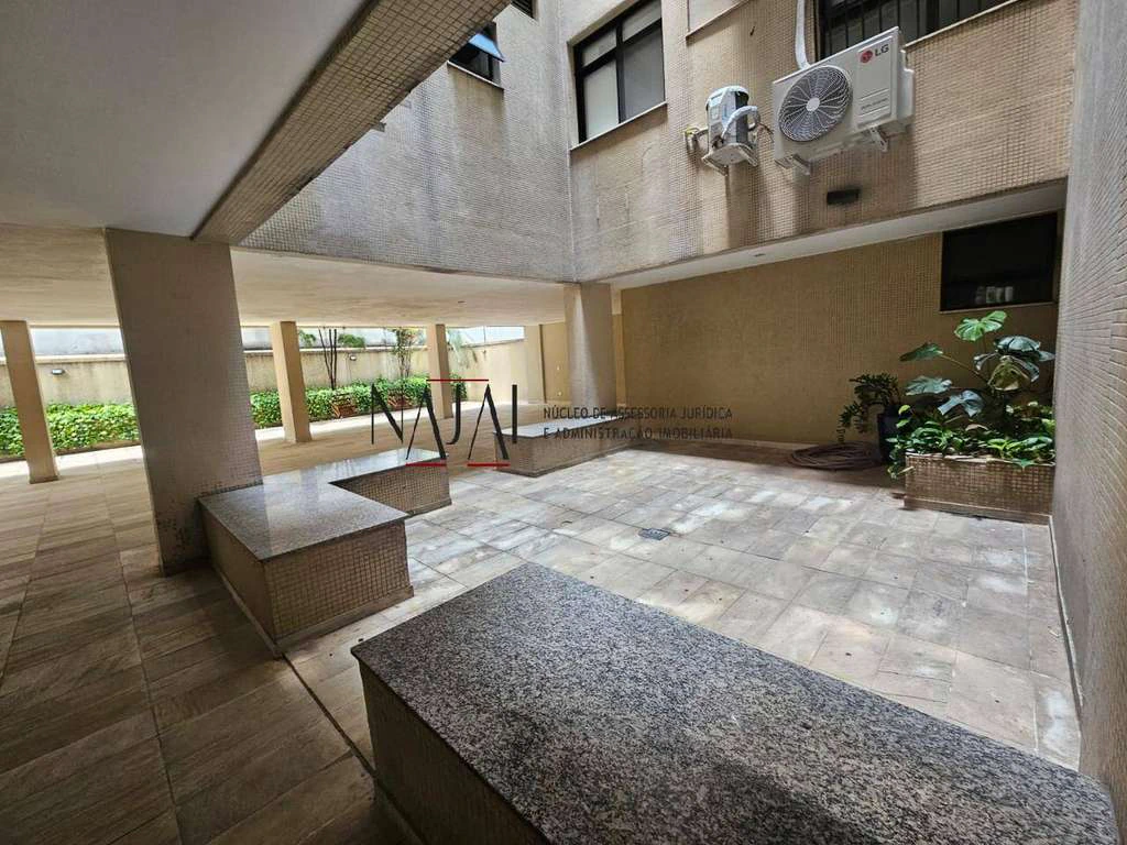 Furnished duplex penthouse with 4 bedrooms and 324 m² — photo 14