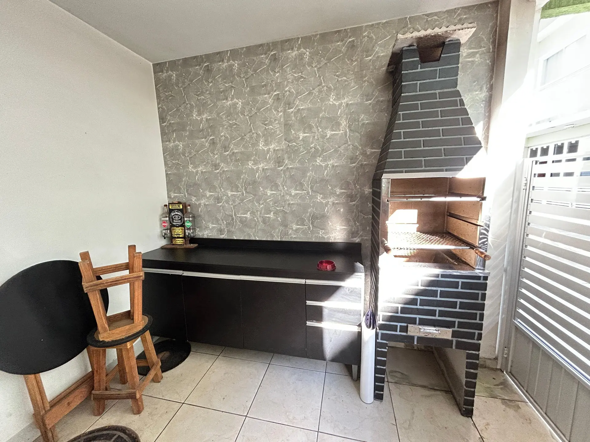 Furnished house with 3 bedrooms and a gas stove kitchen — photo 32