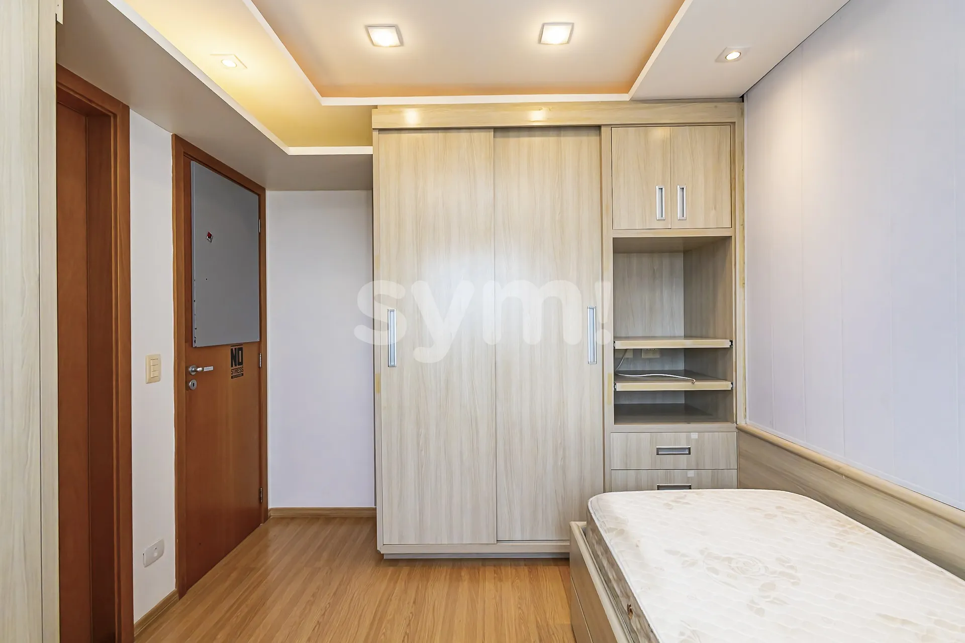 3-bedroom apartment with private BBQ on balcony — photo 14