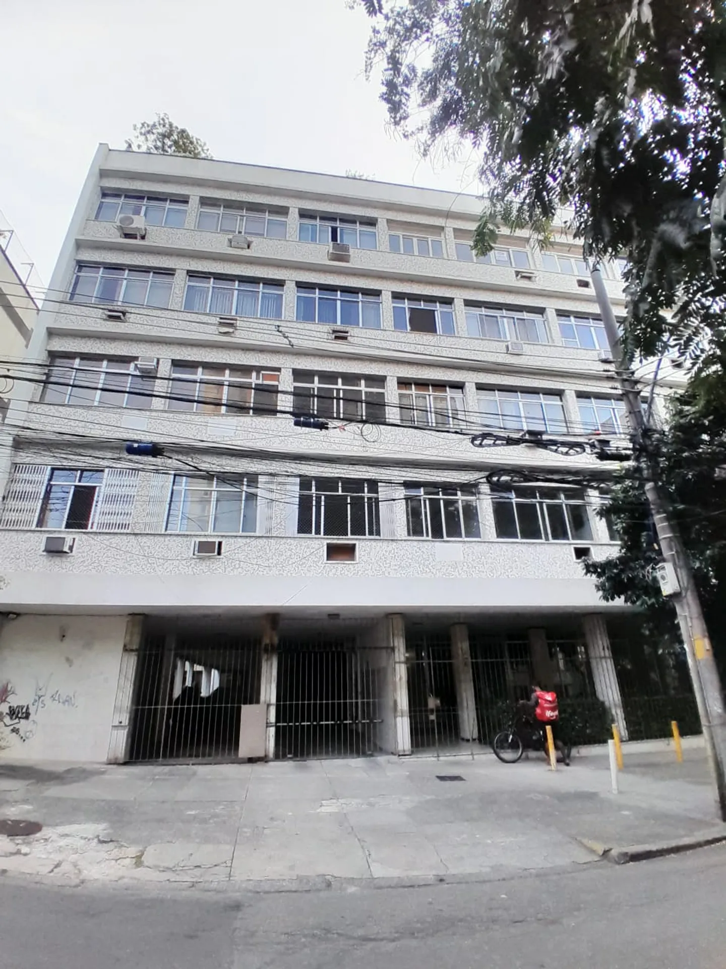 Unfurnished apartment with 2 bedrooms and 1 bathroom — photo 31