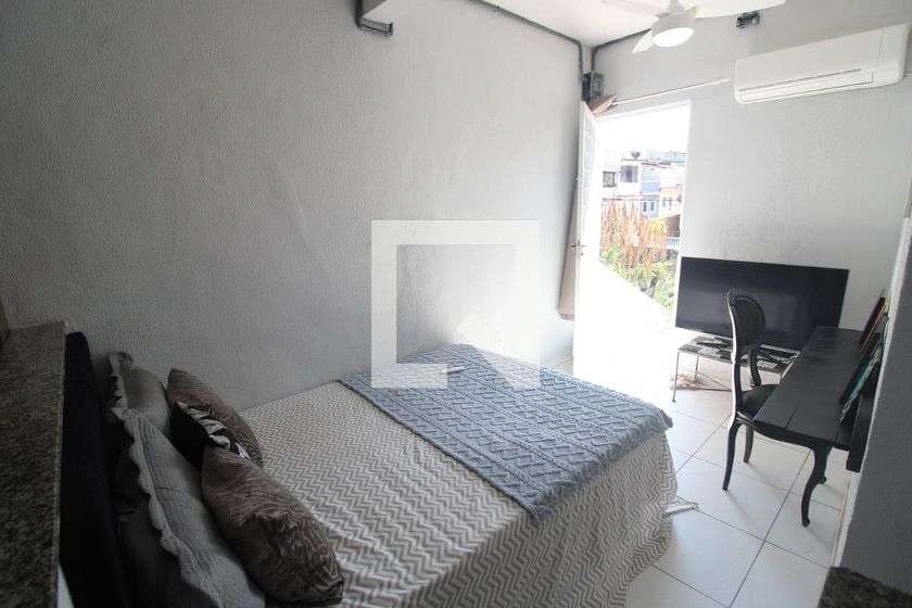 Furnished 40 m² studio with 1 bedroom and 1 bathroom — photo 5