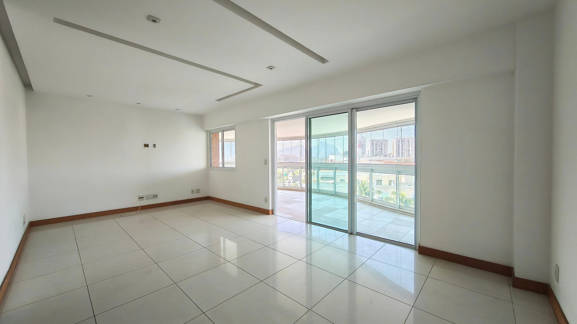 Apartamento com 3 suítes e fogão a gás na cozinha — photo 3