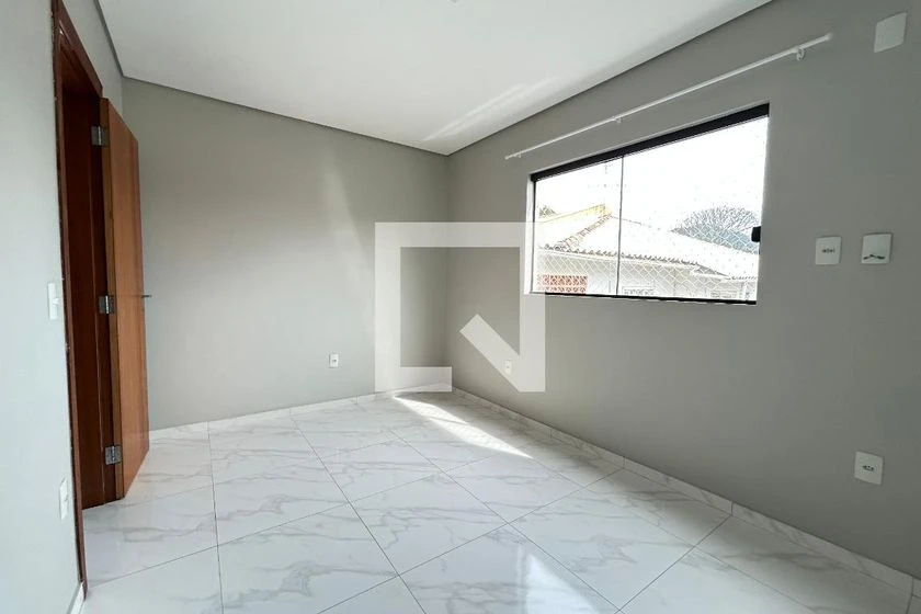 Unfurnished house with 3 bedrooms and open-plan kitchen — photo 12