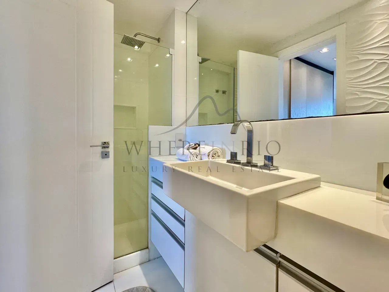 3-bedroom penthouse with 3 bathrooms — photo 20