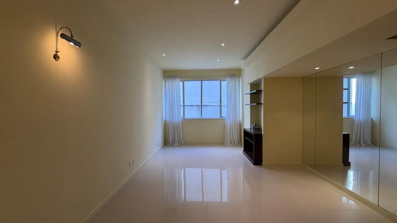 96 m² apartment with a walk-in closet and a home office — photo 8