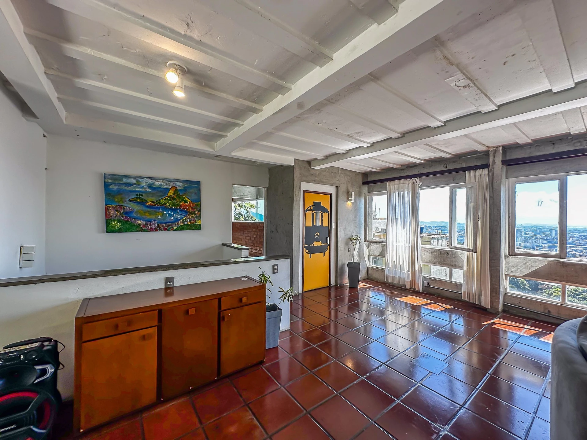 Floor-to-ceiling windows in a 4-bedroom house, 400 m² — photo 34