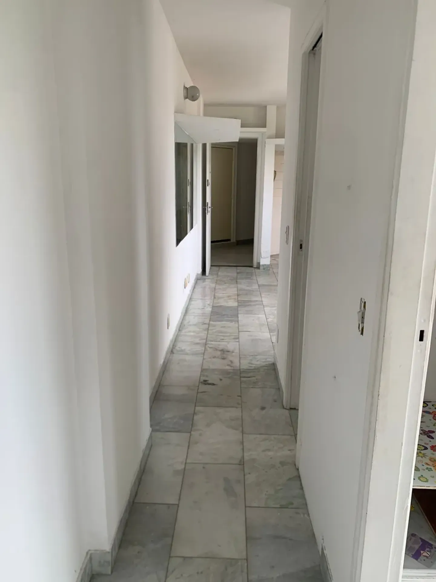 Apartment on the 11th floor with a mountain view — photo 4