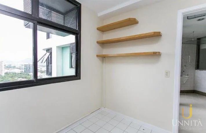 Unfurnished 3-bedroom apartment with 5 bathrooms — photo 5