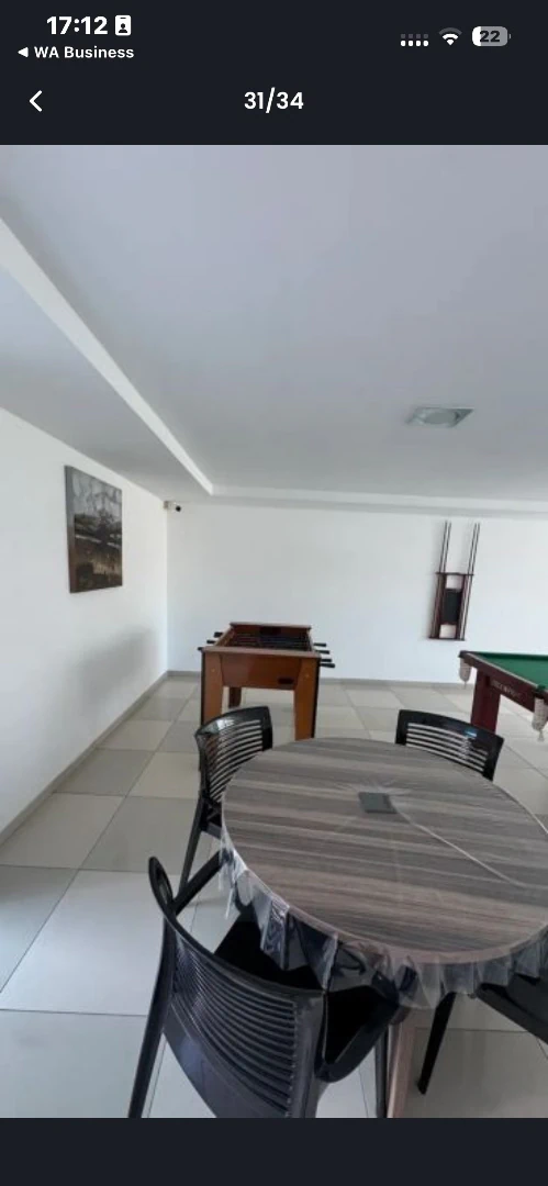 Квартира 70 м² із заскленим балконом та робочим місцем — photo 19