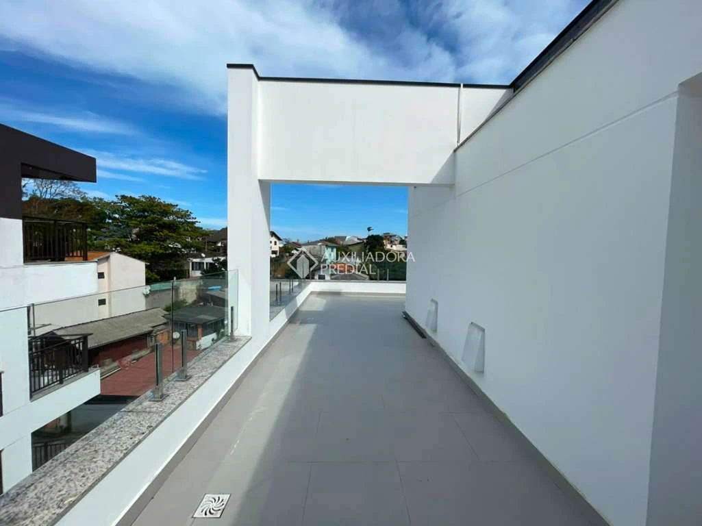 Apartamento de 3 dormitorios con terraza amplia — photo 4