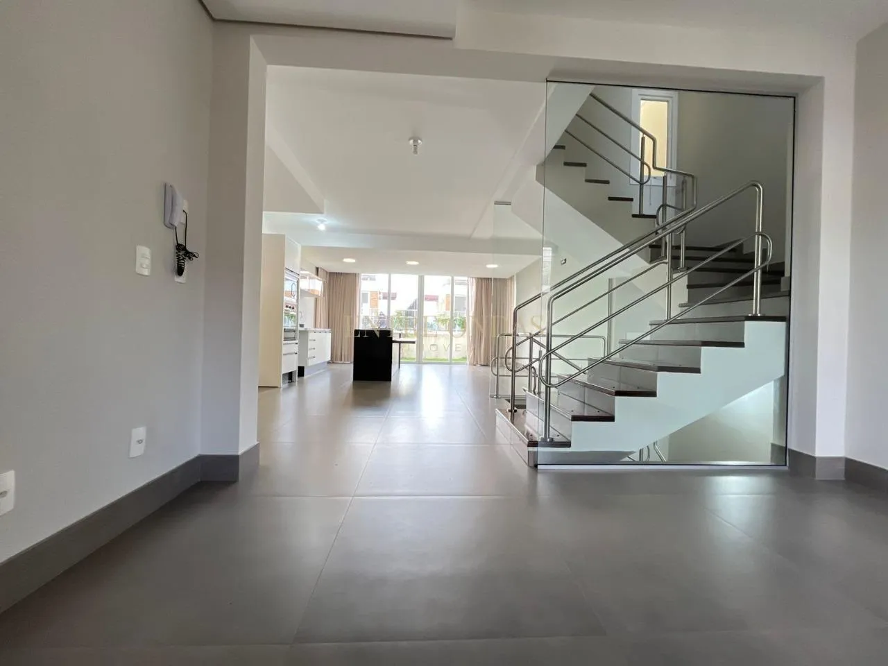Water view in a 4-bedroom house, 263 m² — photo 36