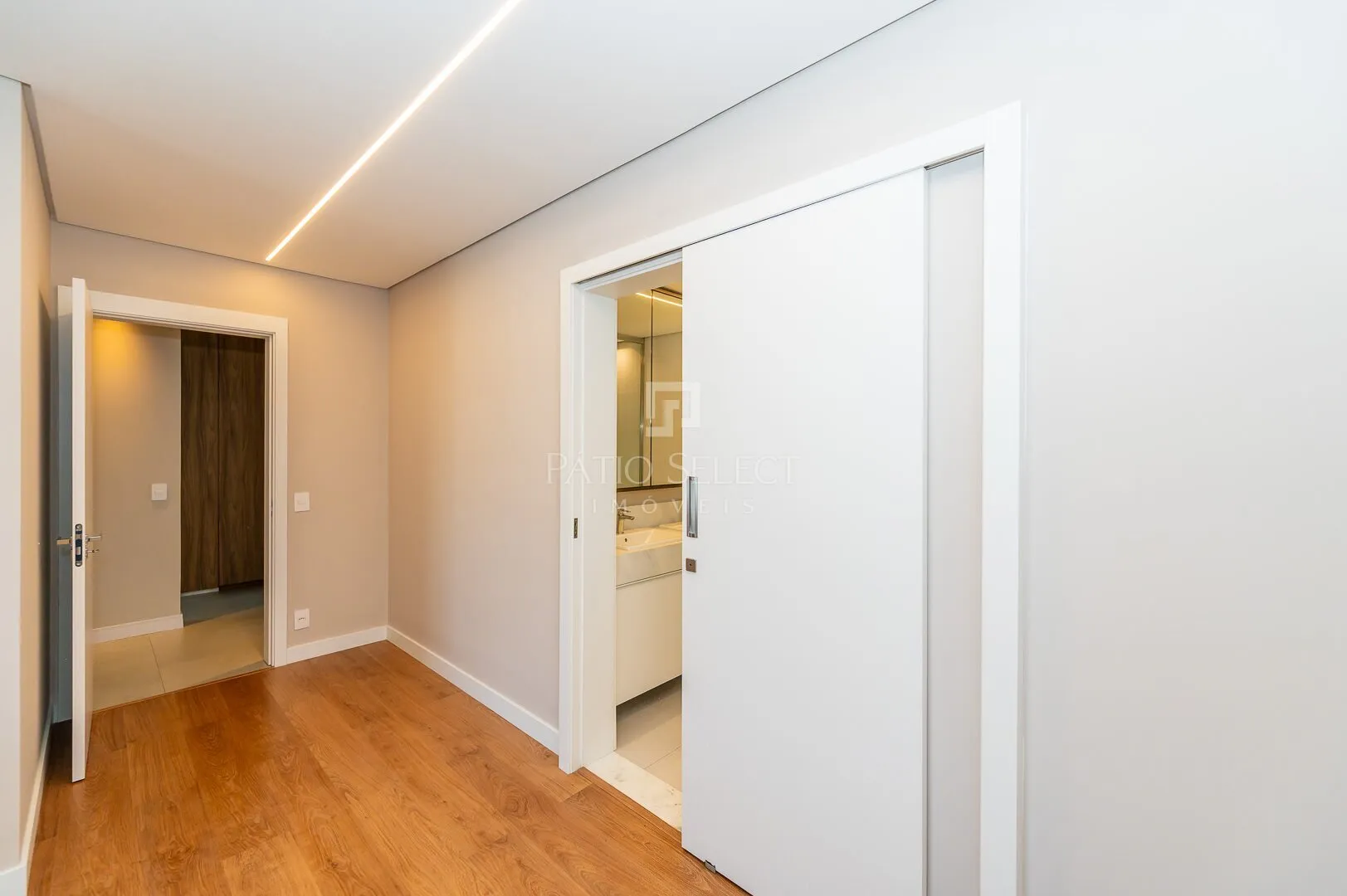 220 m² apartment with 3 en-suite bedrooms and 2 parking — photo 42