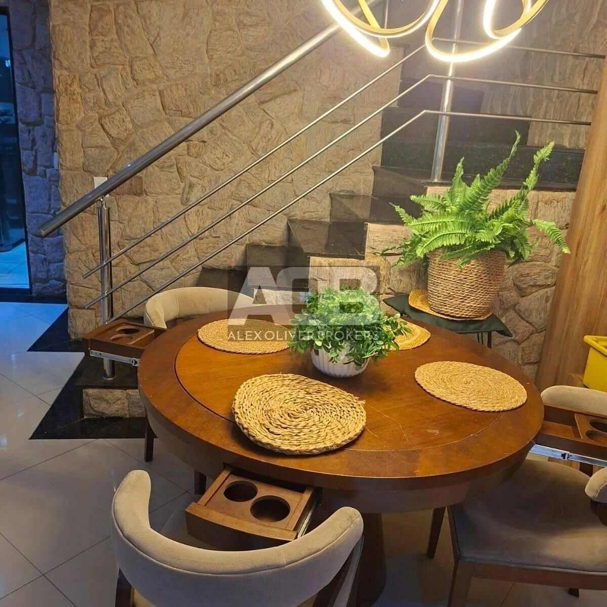 Apartamento de 130 m² com banheira e varanda envidraçada — photo 26