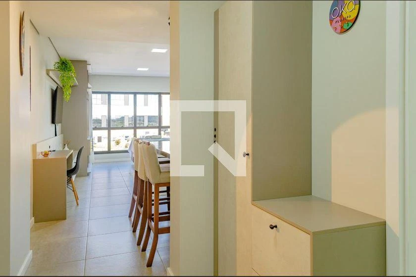 Furnished studio kitnet with kitchen-dining open plan — photo 19