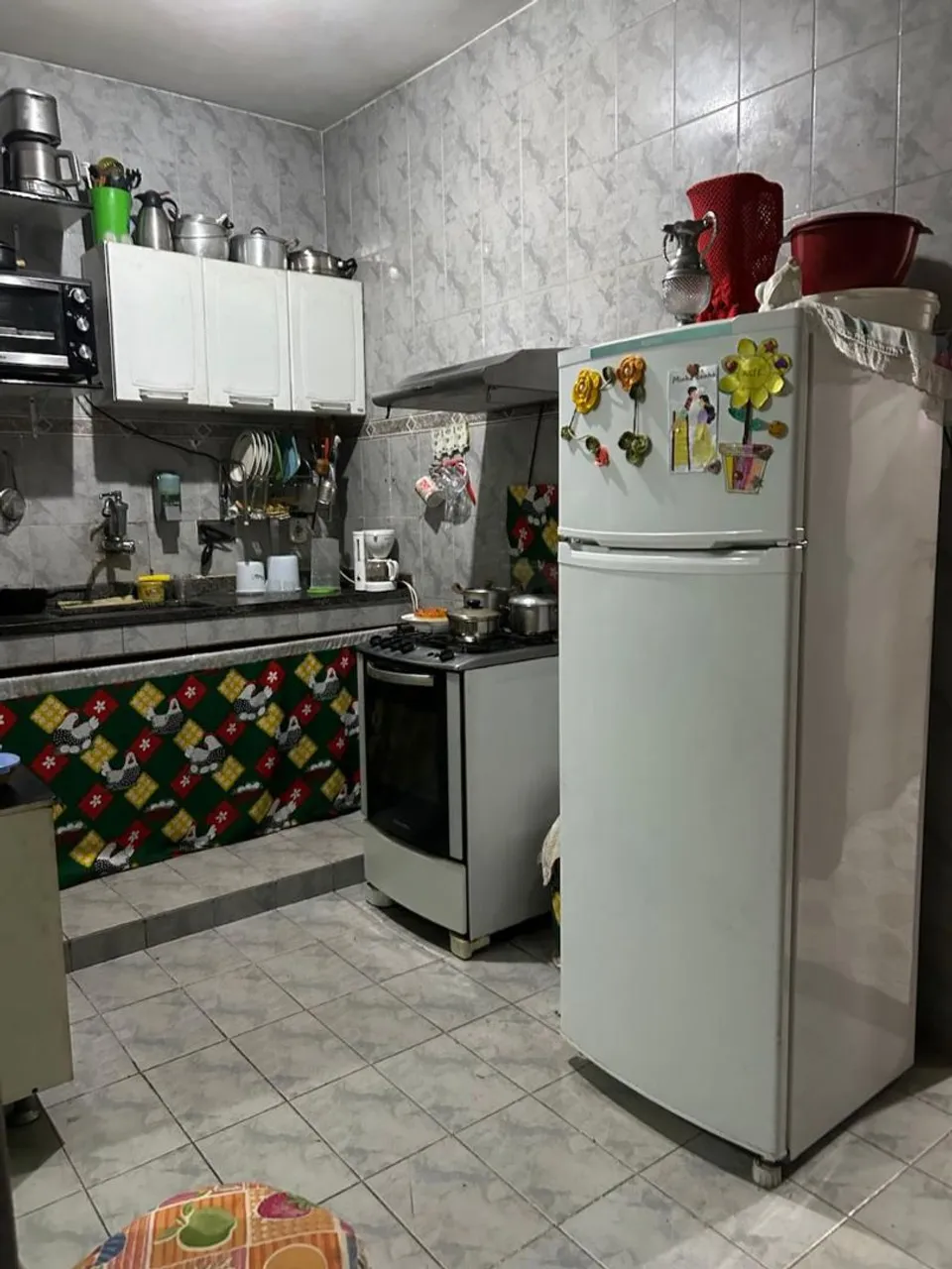 Casa mobiliada com 1 quarto e 1 banheiro