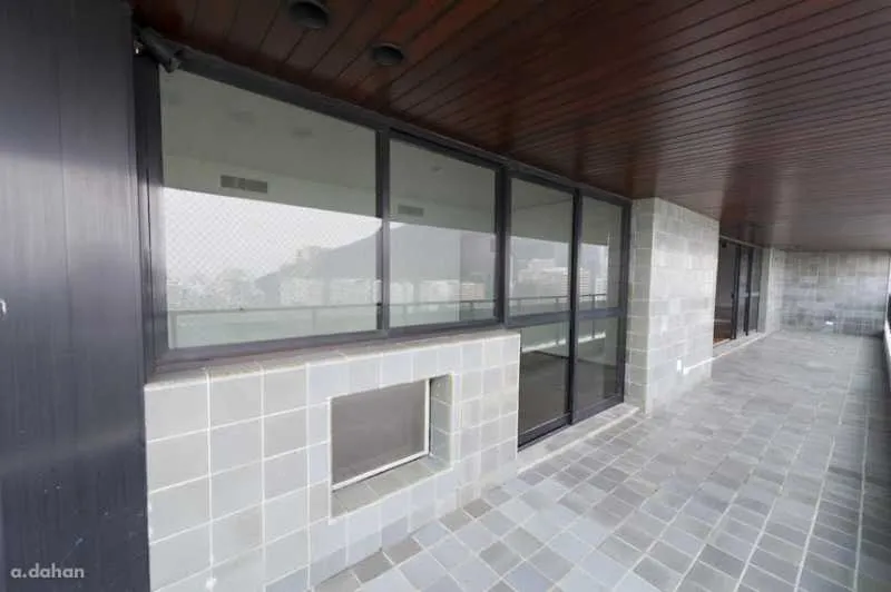 Residential apartment with 4 bedrooms and 5 bathrooms — photo 18