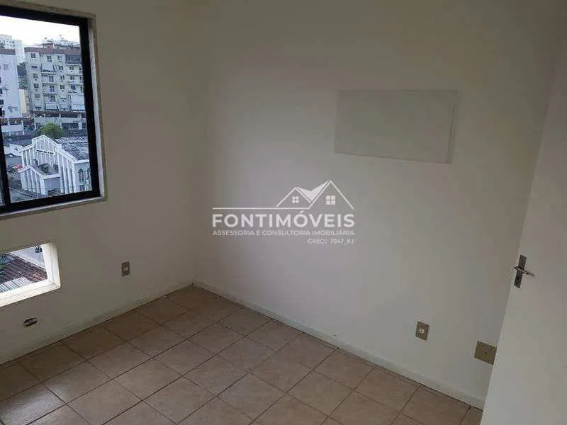 2-bedroom apartment in a building with a pool — photo 7
