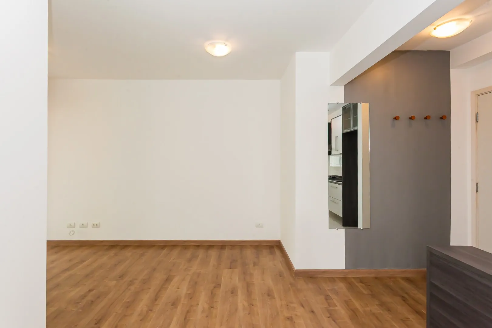 Apartment, 60 m², with wood or laminate floors — photo 9