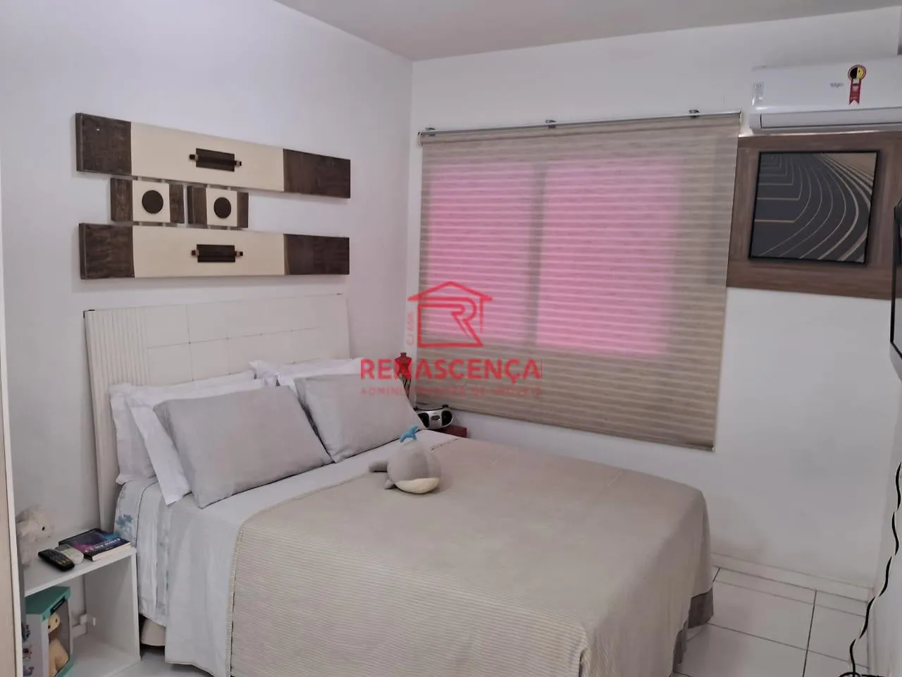 2-bedroom apartment in a building with a tennis court — photo 12