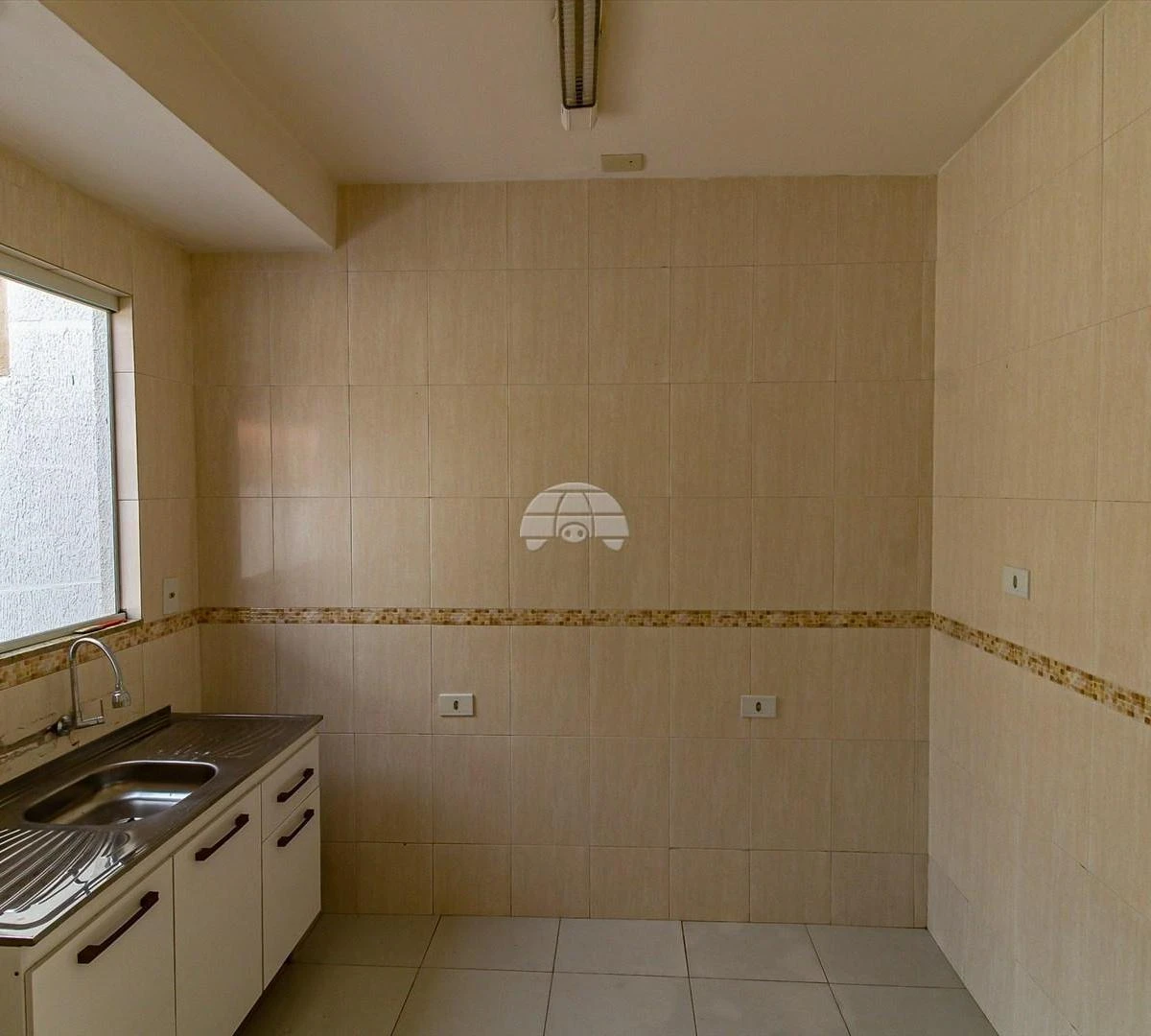 3-bedroom, 100 m² house in Curitiba — photo 2