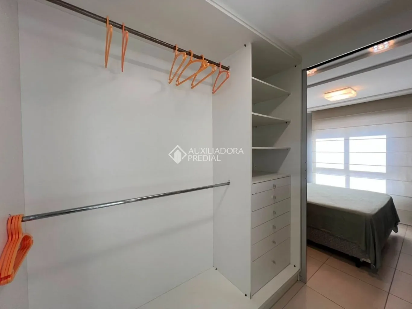 Apartamento amueblado de 2 dormitorios y cocina abierta — photo 19