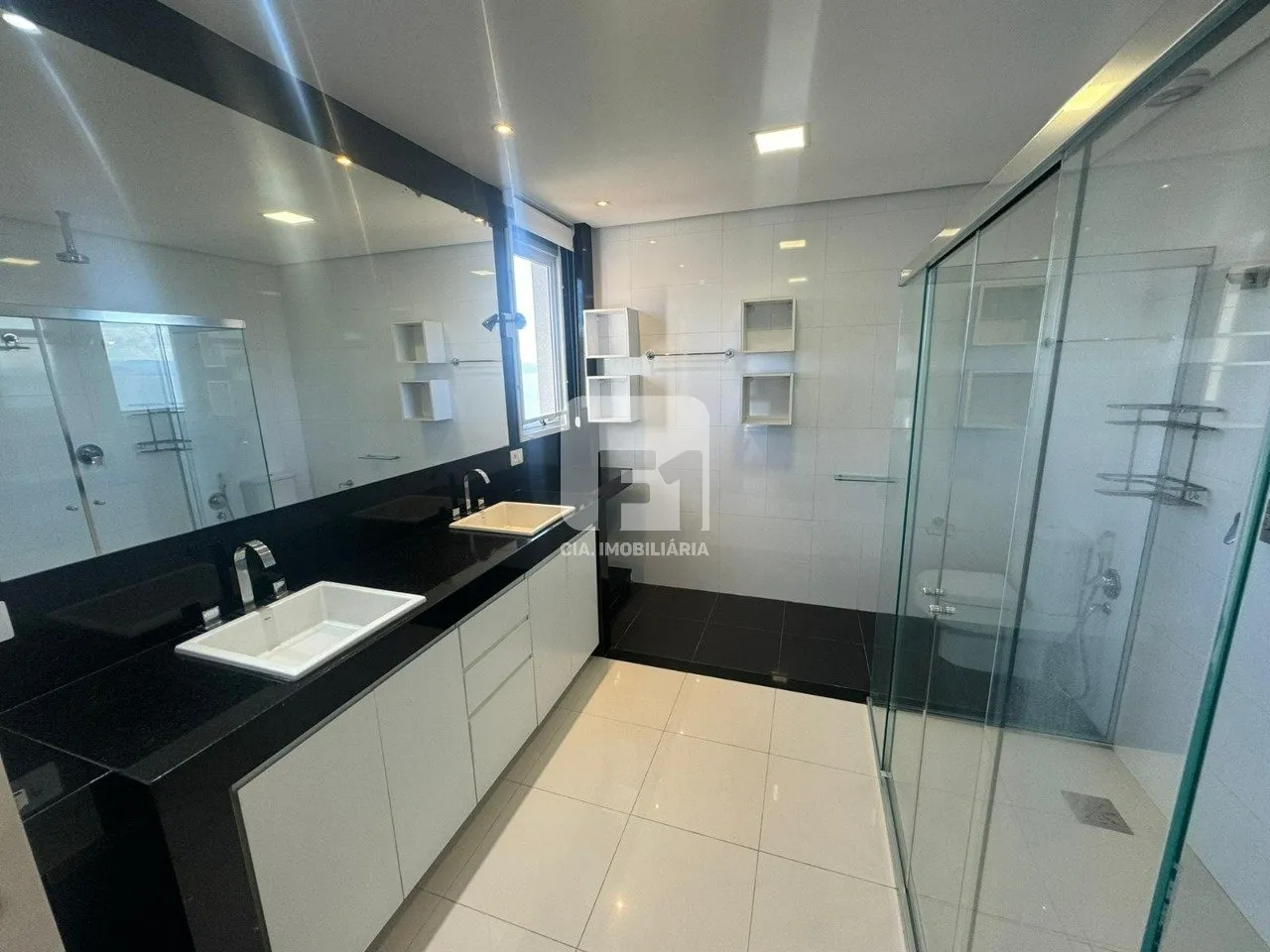 Furnished house with 7 bedrooms and a real desk — photo 13