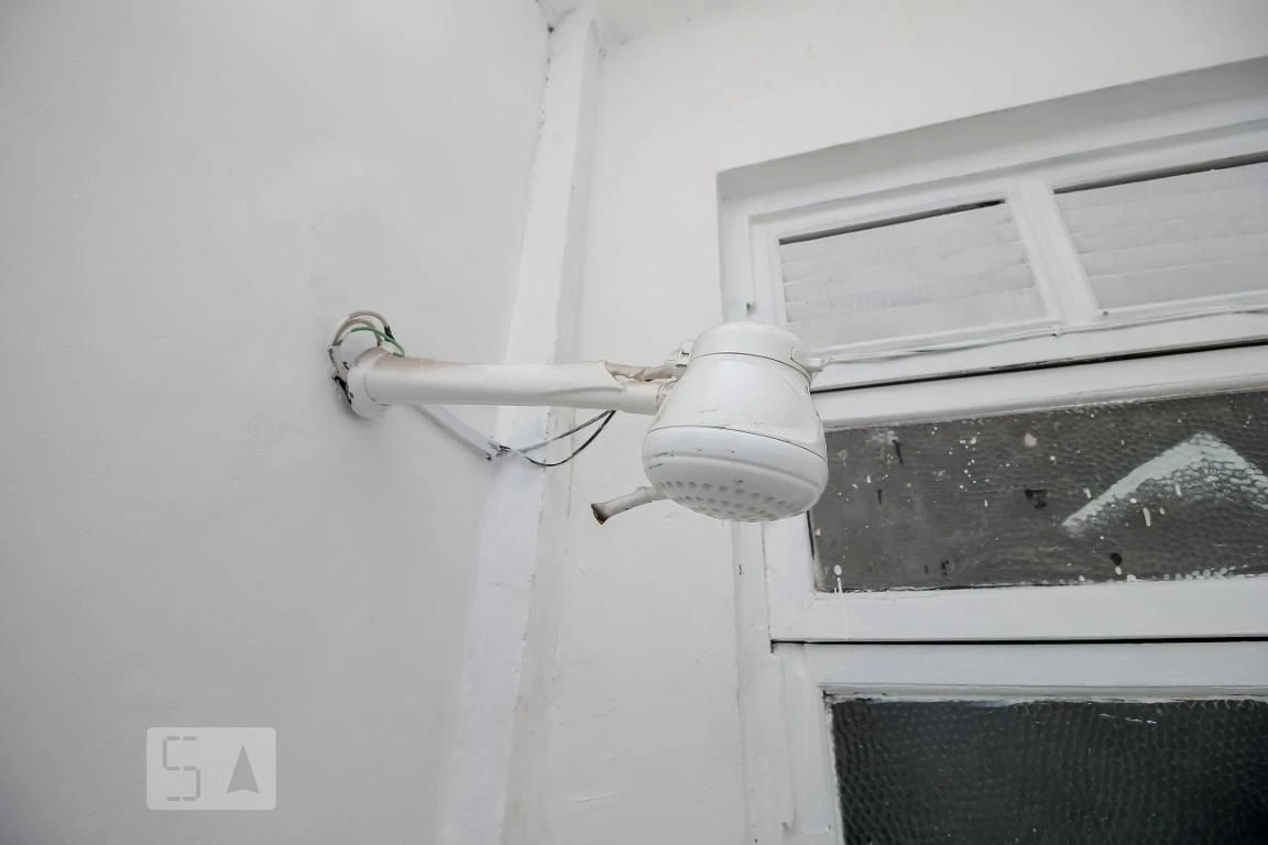 Unfurnished studio with 1 bedroom and a balcony — photo 5