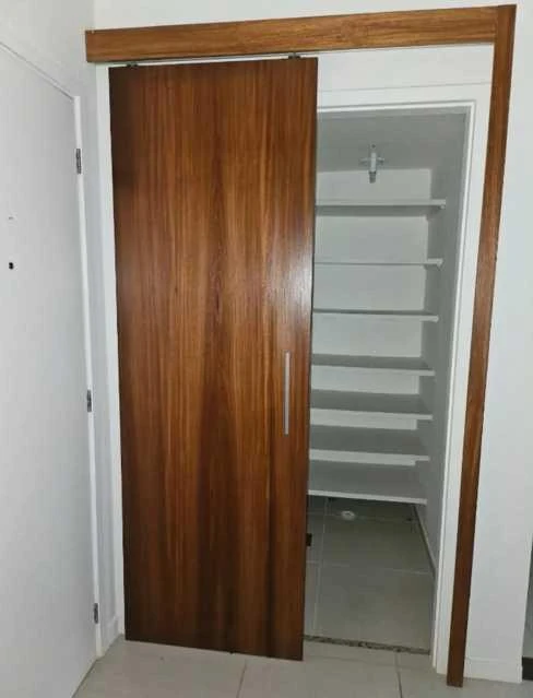 Apartment with 2 bedrooms and glass-enclosed balcony — photo 12