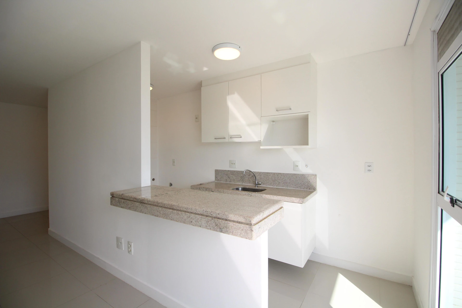 Apartamento de 2 quartos com janelas do piso ao teto — photo 11