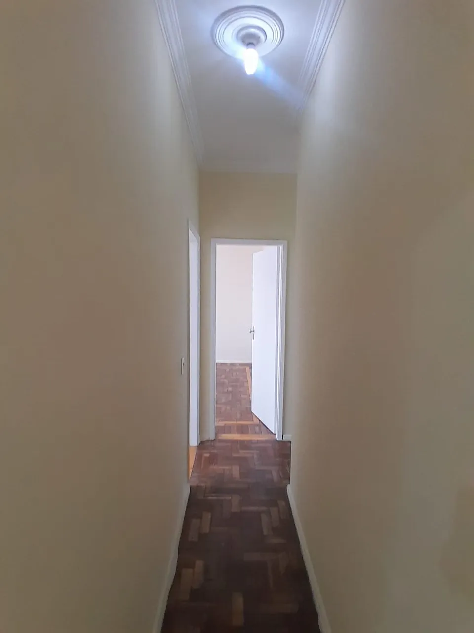 Apartamento de 3 quartos com armários planejados na cozinha — photo 9