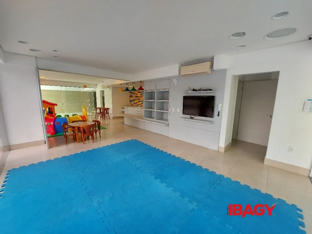 Furnished apartment with 2 bedrooms and 79 m² — photo 54