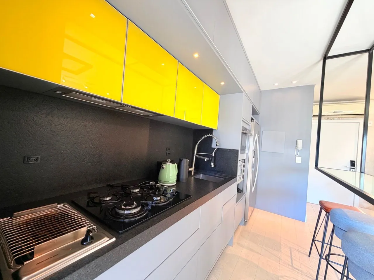 Apartamento amueblado con escritorio de trabajo y 57 m² — photo 11