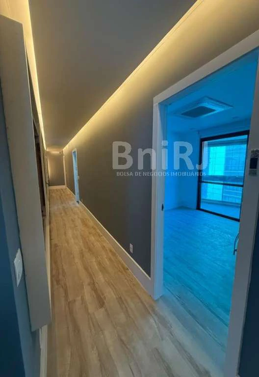 Квартира 779 м² без меблів із 4 спальнями-сюїтами — photo 21