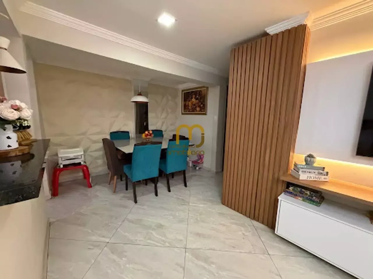 Furnished house, 300 m², with a glass-enclosed balcony — photo 15