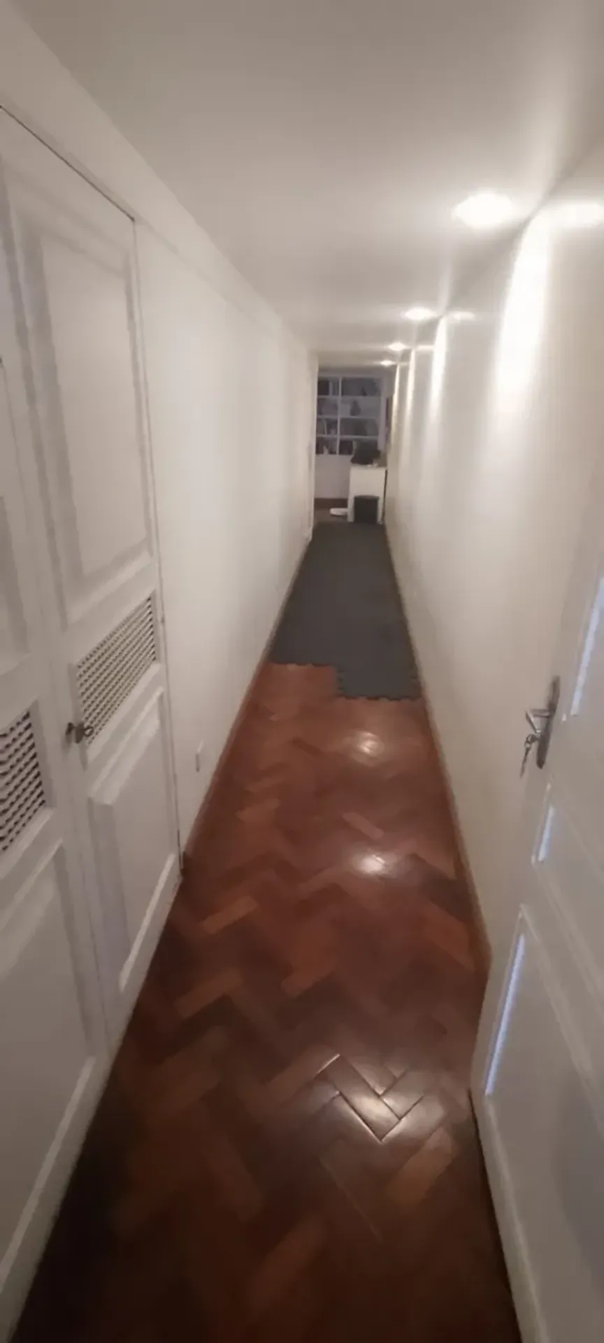 Apartamento mobiliado, 240 m², com janelas do piso ao teto — photo 34