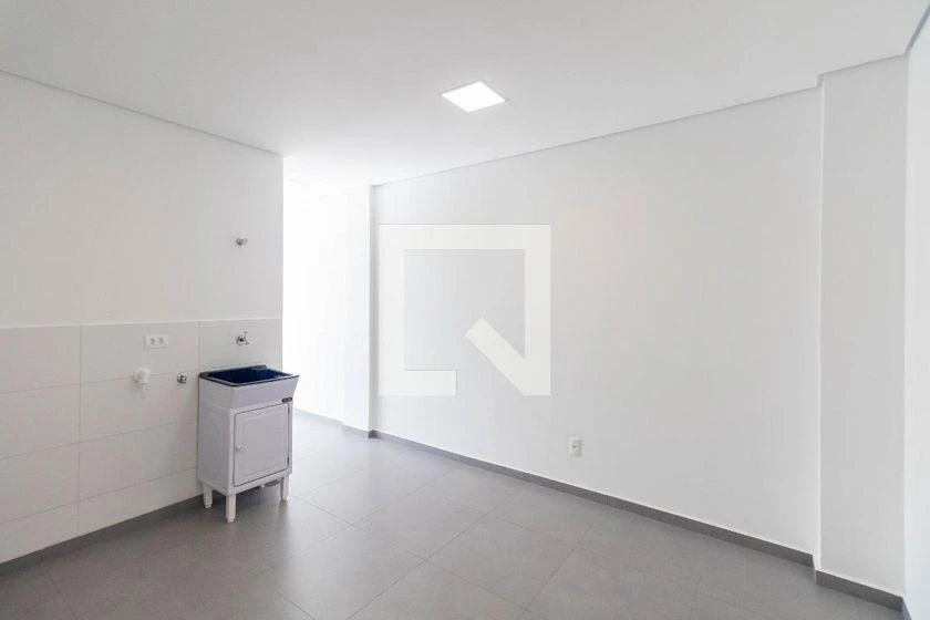 31 m² studio in Curitiba — photo 4