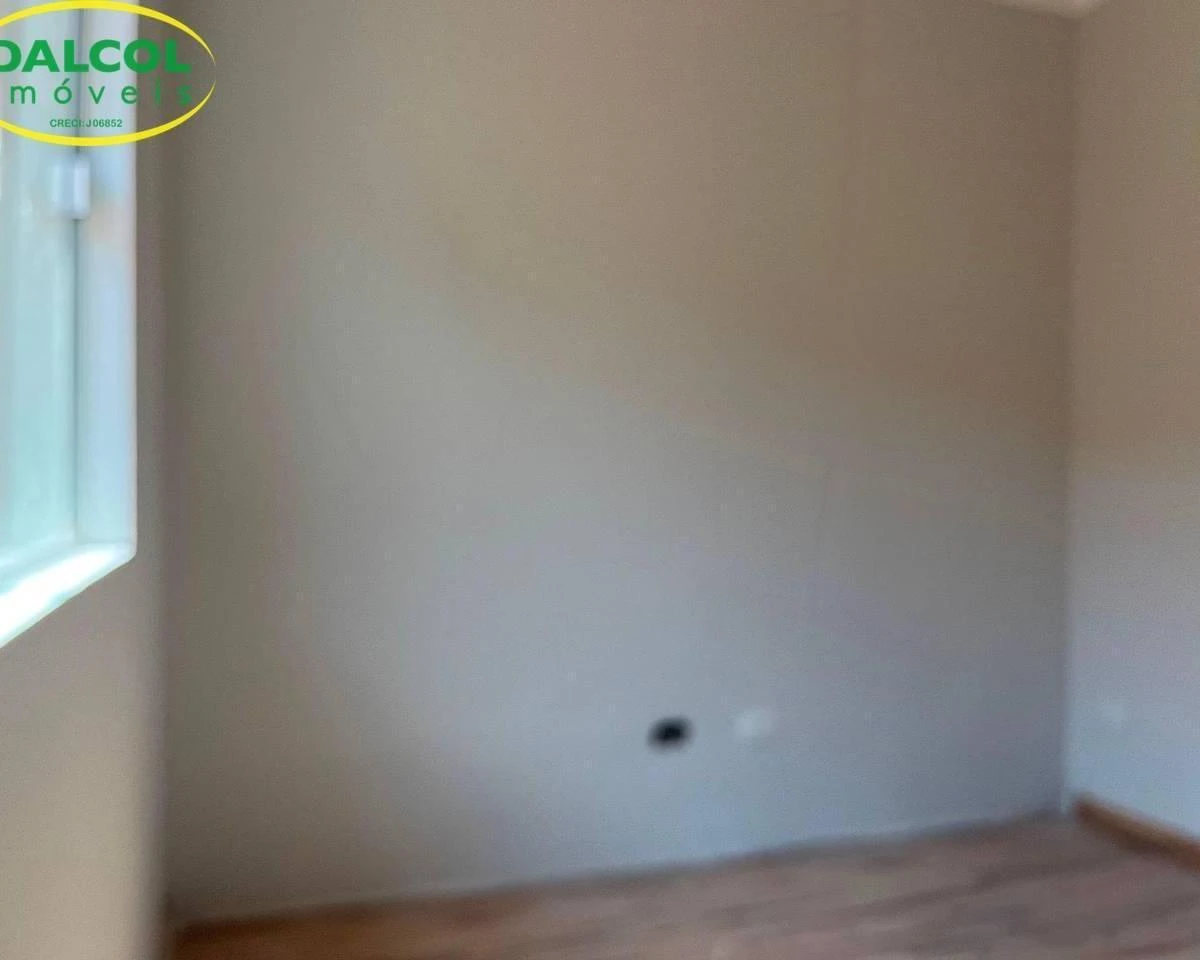 3-bedroom house with wood or laminate floors — photo 19