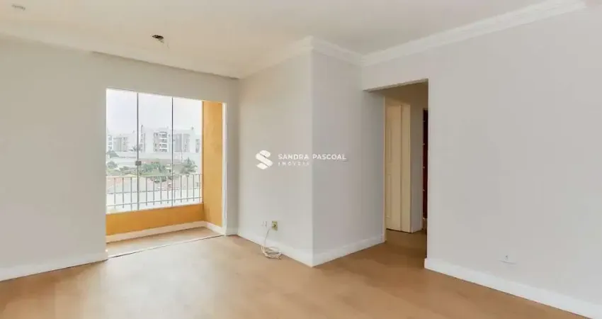 Wood or laminate floors in a one-bedroom apartment, 69 m²