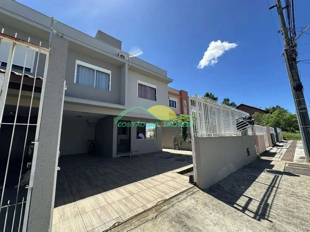 3-bedroom house with a private BBQ area — photo 3