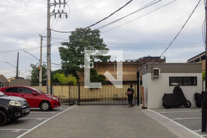 Apartamento de 2 quartos com piso de madeira ou laminado — photo 17