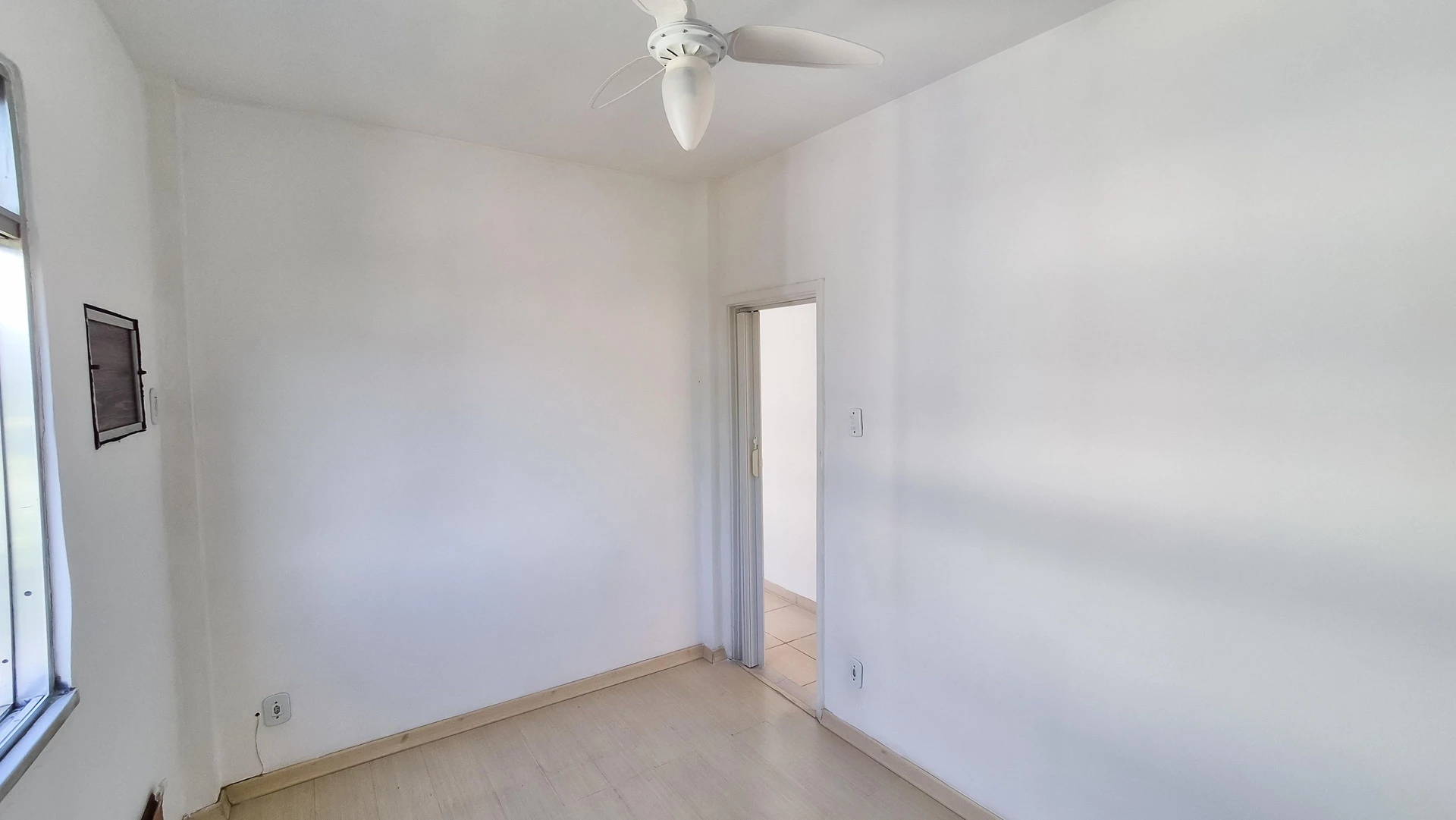 Unfurnished apartment with 2 bedrooms and 1 bathroom — photo 52
