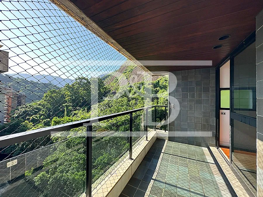 4-bedroom apartment with balcony and 319 m² — photo 22