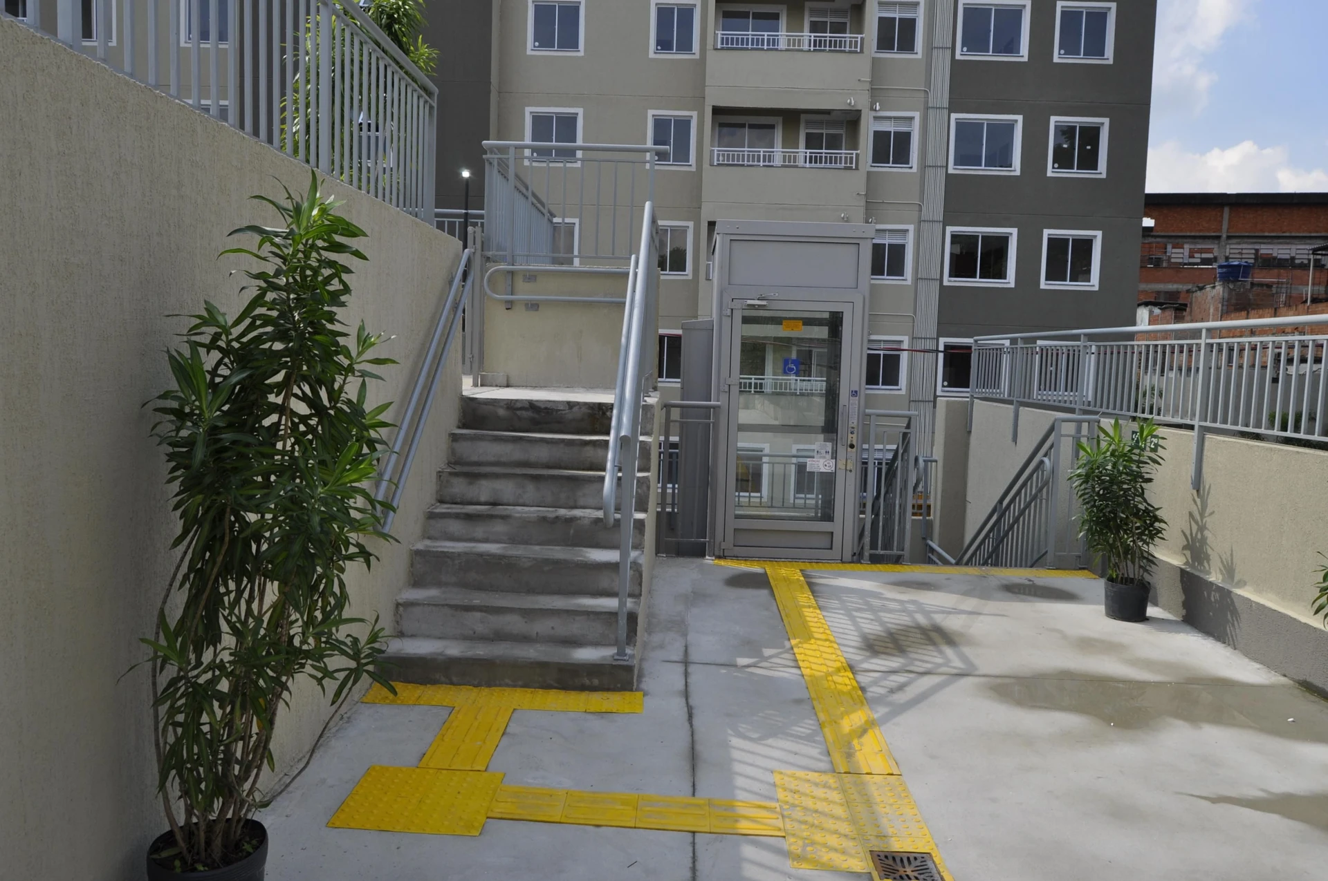 Apartment, 41 m², with a grill on the balcony — photo 42