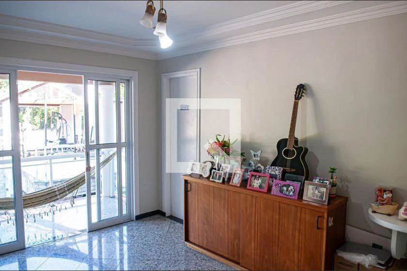 House 400 m² with 4 bedrooms, 2 en-suites, 4 parking spots — photo 14