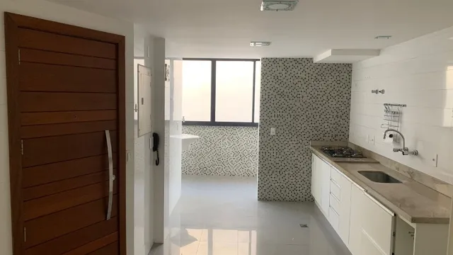Walk-in closet in a 4-bedroom apartment, 370 m² — photo 15