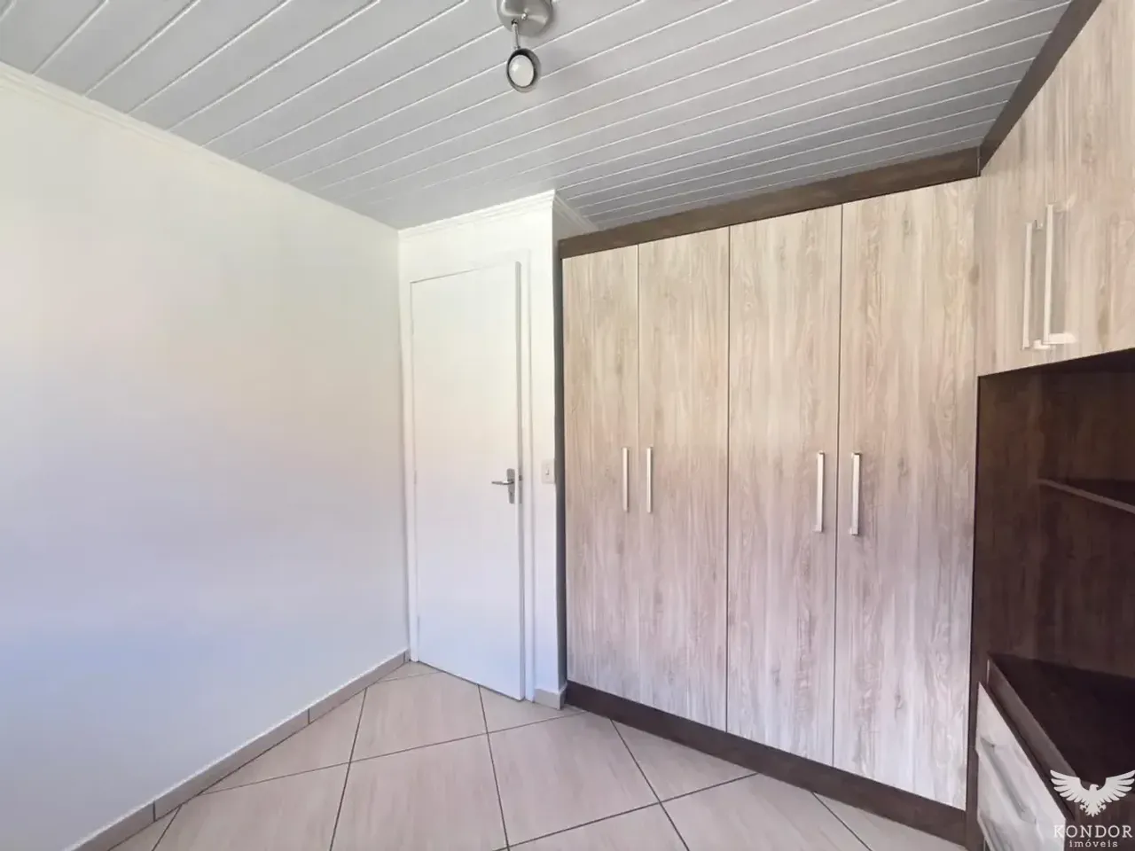 Apartamento de 2 dormitorios con cocina equipada y fogón a gas — photo 14