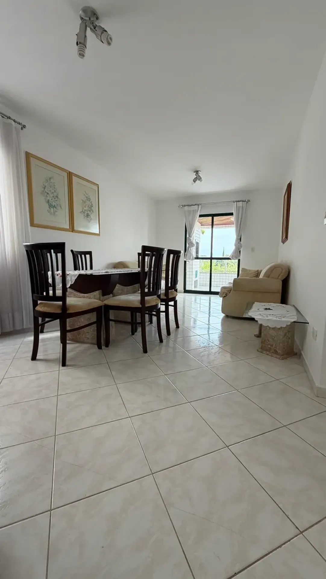 2-bedroom apartment with a washing machine in Curitiba