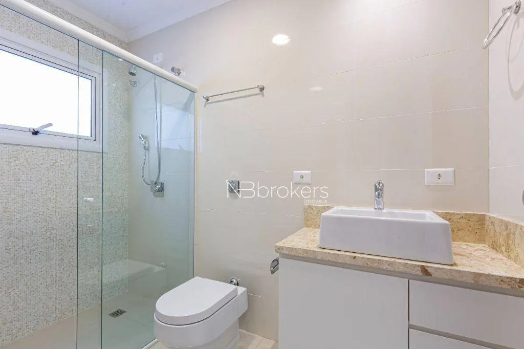 Condo house with 4 bedrooms and 5 bathrooms — photo 59
